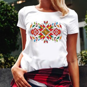 Дамска тениска с шевица
